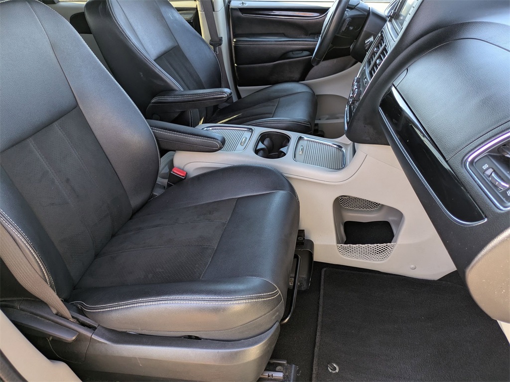 Used 2019 Dodge Grand Caravan For Sale in Findlay, OH