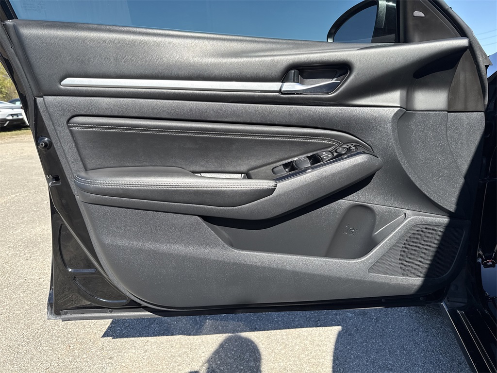 2021 Nissan Altima 2.5 SV - 9