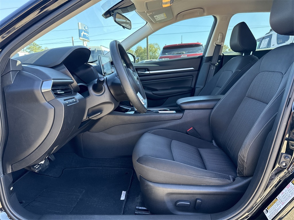 2021 Nissan Altima 2.5 SV - 11