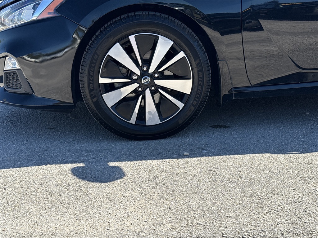 2021 Nissan Altima 2.5 SV - 8