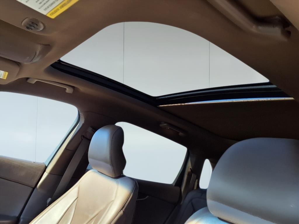 2018 Lincoln MKX Reserve White at Parkway Family Mazda