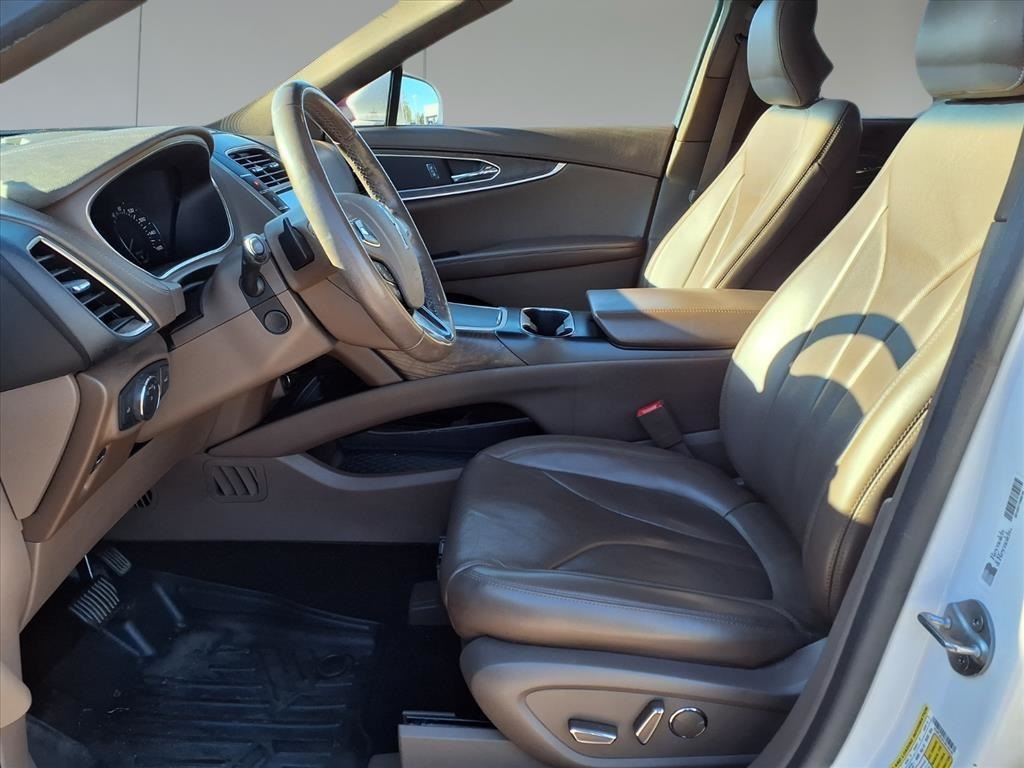 2018 Lincoln MKX Reserve White at Parkway Family Mazda