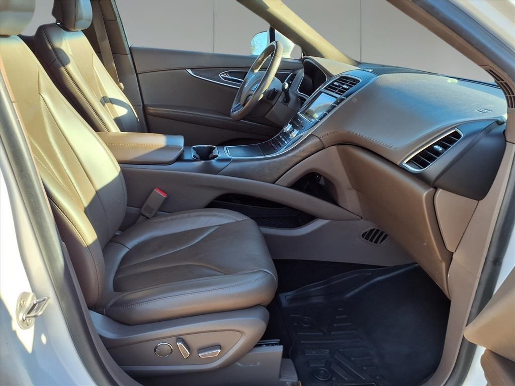 2018 Lincoln MKX Reserve White at Parkway Family Mazda