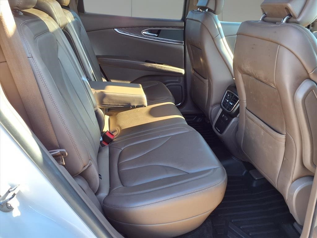 2018 Lincoln MKX Reserve White at Parkway Family Mazda