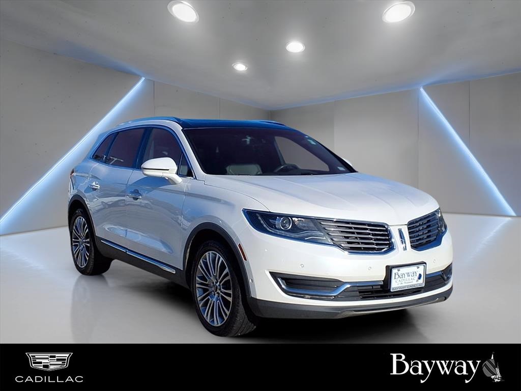 2018 Lincoln MKX Reserve White at Parkway Family Mazda