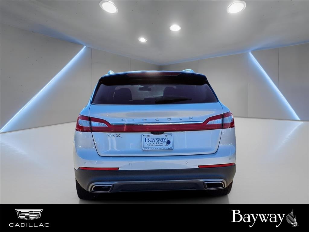 2018 Lincoln MKX Reserve White at Parkway Family Mazda