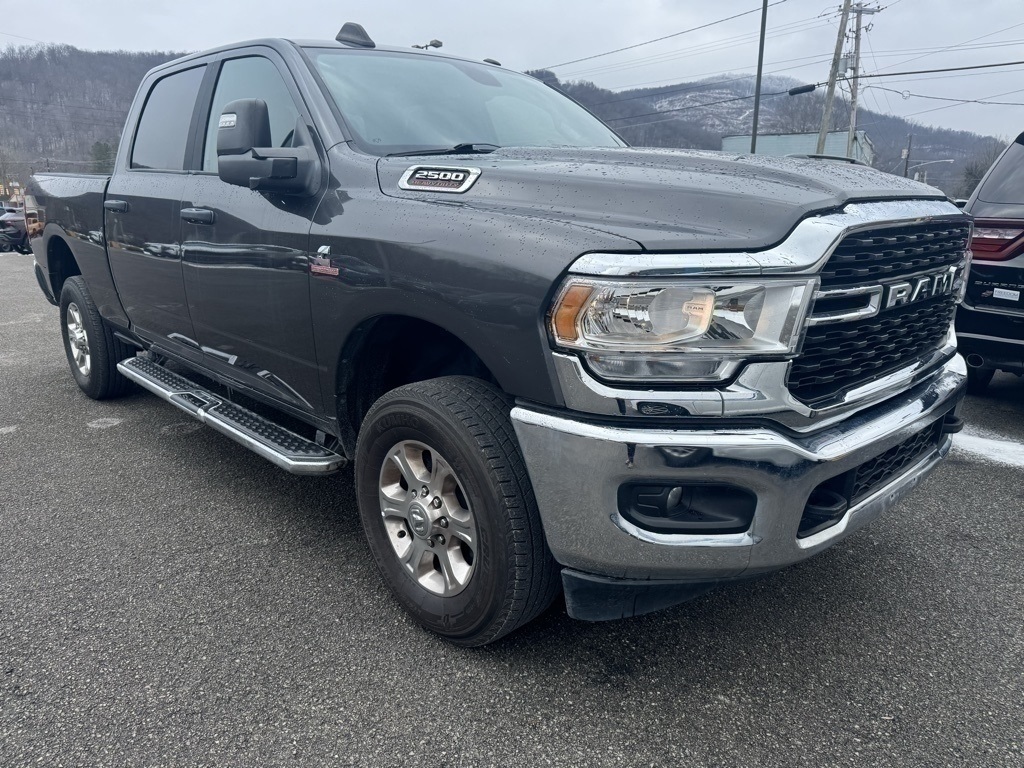 2024 RAM 2500 Big Horn Crew Cab 4WD