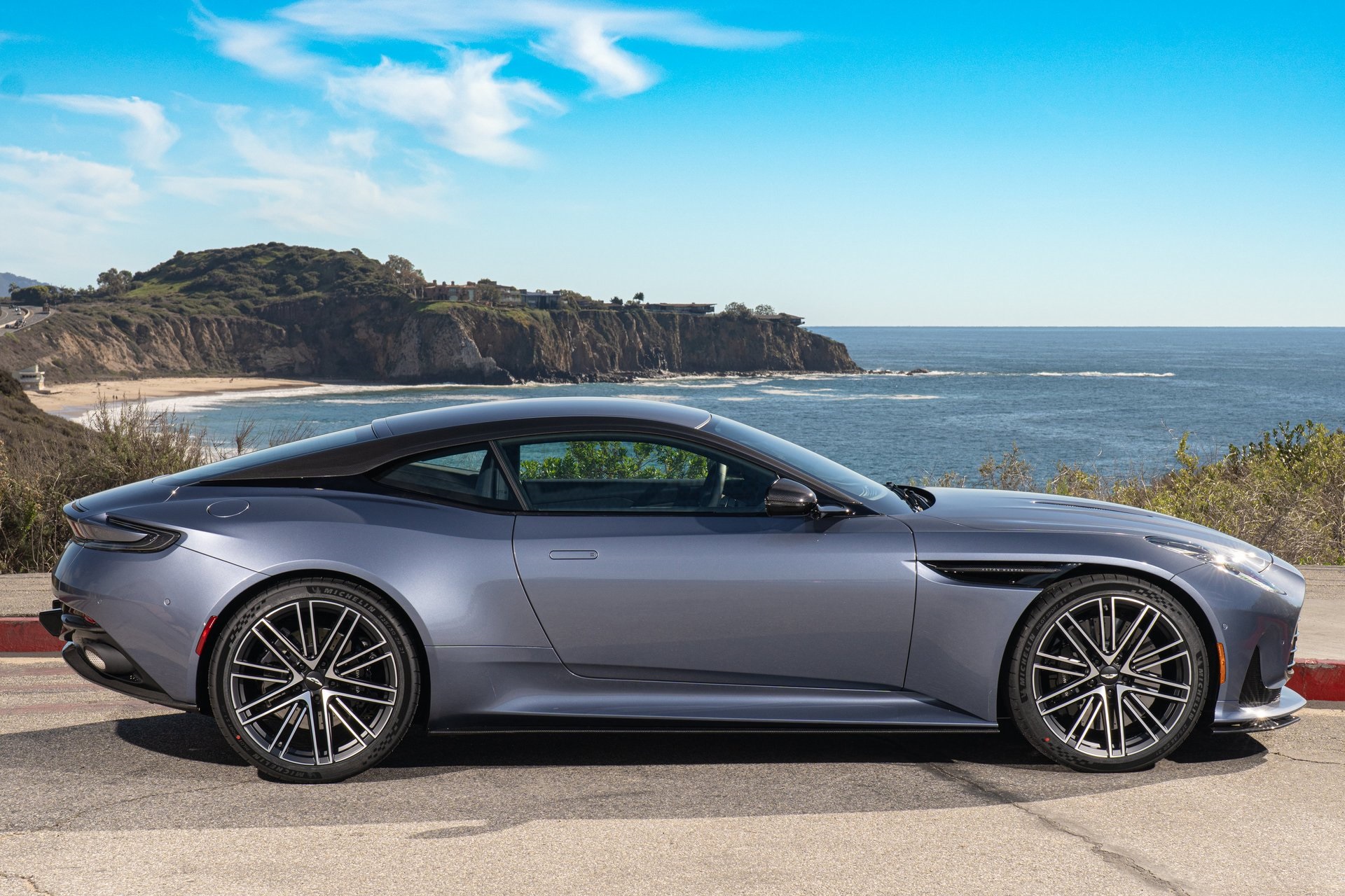 Aston Martin 2024 DB12 