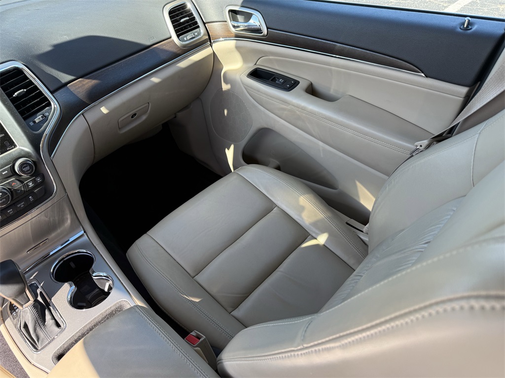 2016 Jeep Grand Cherokee Limited Red at Parkway Family Mazda