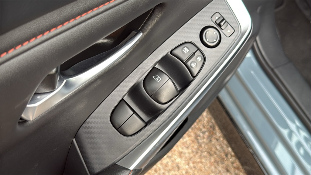 2025 Nissan Sentra SR - 9