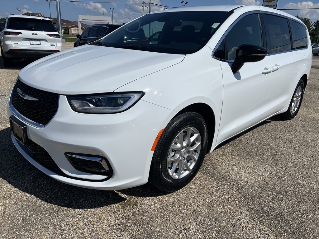 2026 Chrysler Pacifica Select FWD