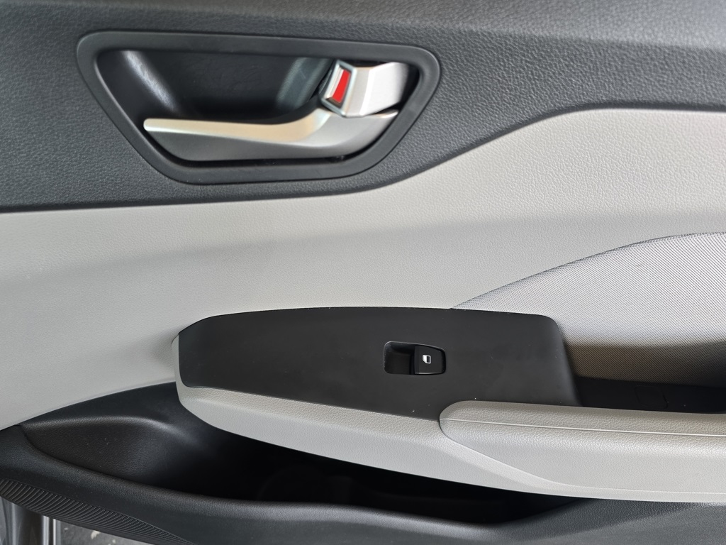 Thumbnail: 2021 Hyundai Accent - 12