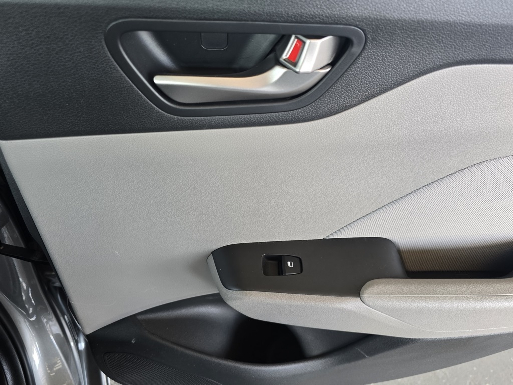 Thumbnail: 2021 Hyundai Accent - 14