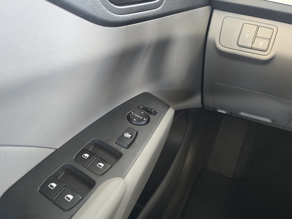 Thumbnail: 2021 Hyundai Accent - 16