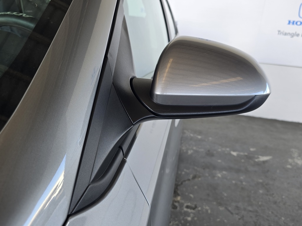 Thumbnail: 2021 Hyundai Accent - 32