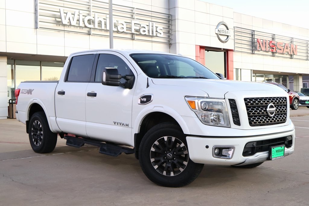 2017 Nissan Titan PRO-4X Crew Cab 4WD