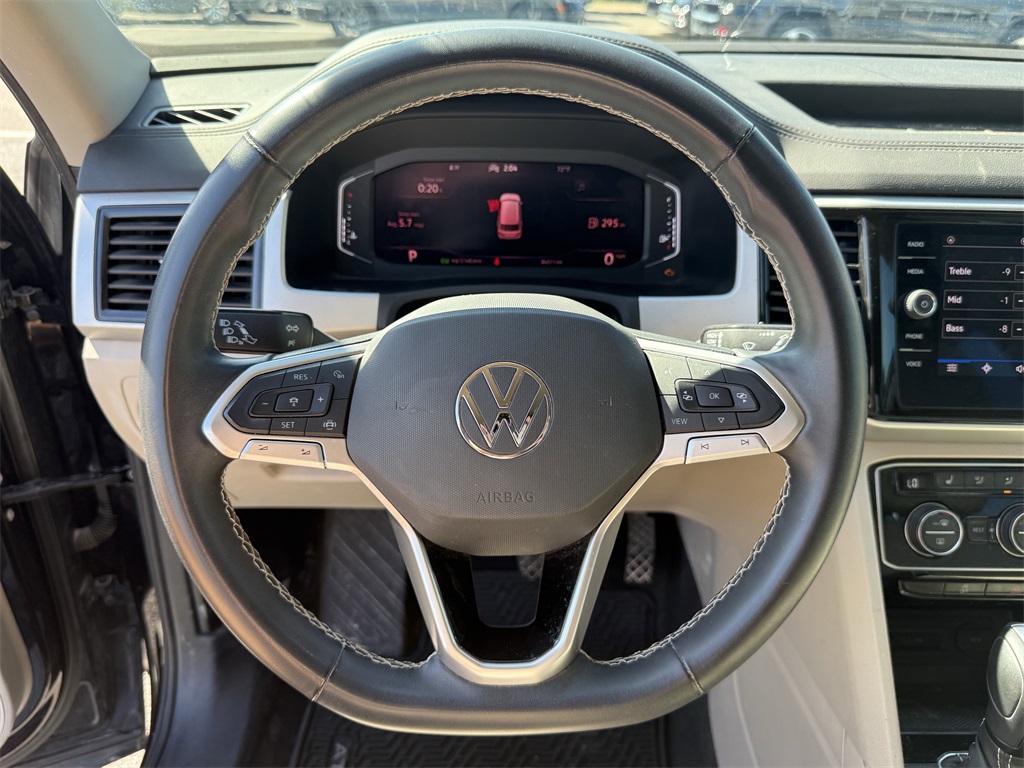 2022 Volkswagen Atlas 2.0T SE w/Technology Black at Victoria Chrysler Dodge Jeep Ram