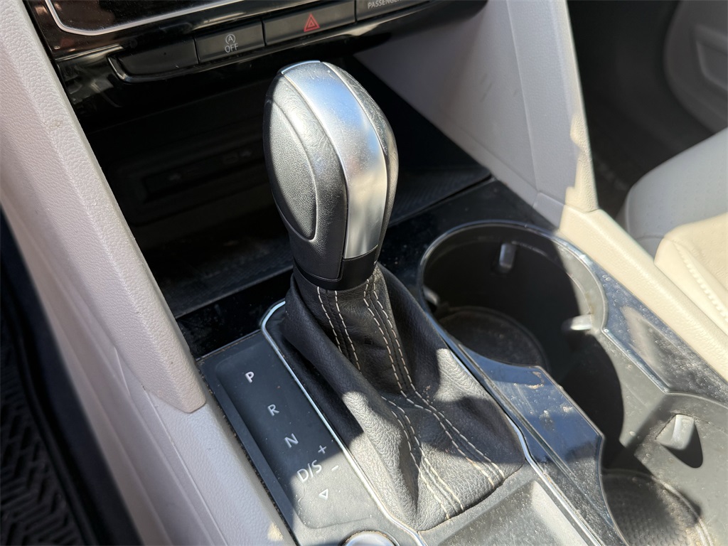 2022 Volkswagen Atlas 2.0T SE w/Technology Black at Victoria Chrysler Dodge Jeep Ram