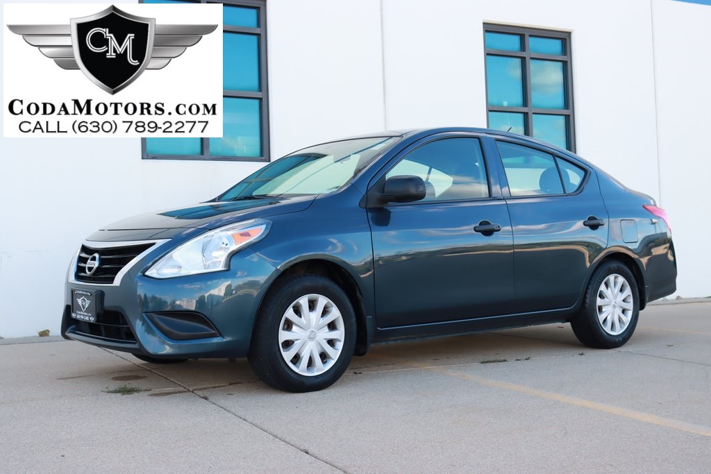 2015 Nissan Versa 1.6 S's photo