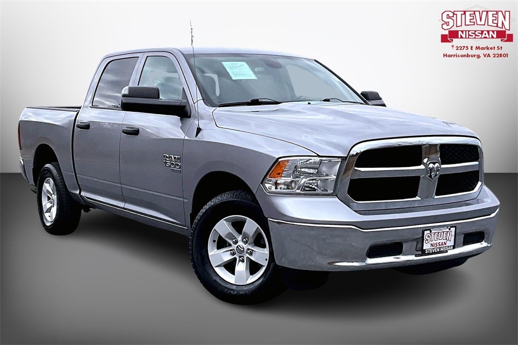 2023 RAM 1500 Classic SLT Crew Cab 4WD