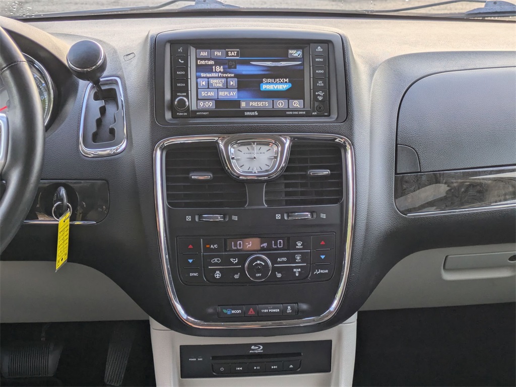 Used 2013 Chrysler Town & Country For Sale in Findlay, OH