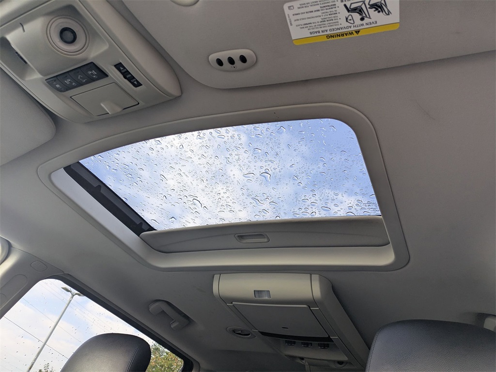 Used 2013 Chrysler Town & Country For Sale in Findlay, OH