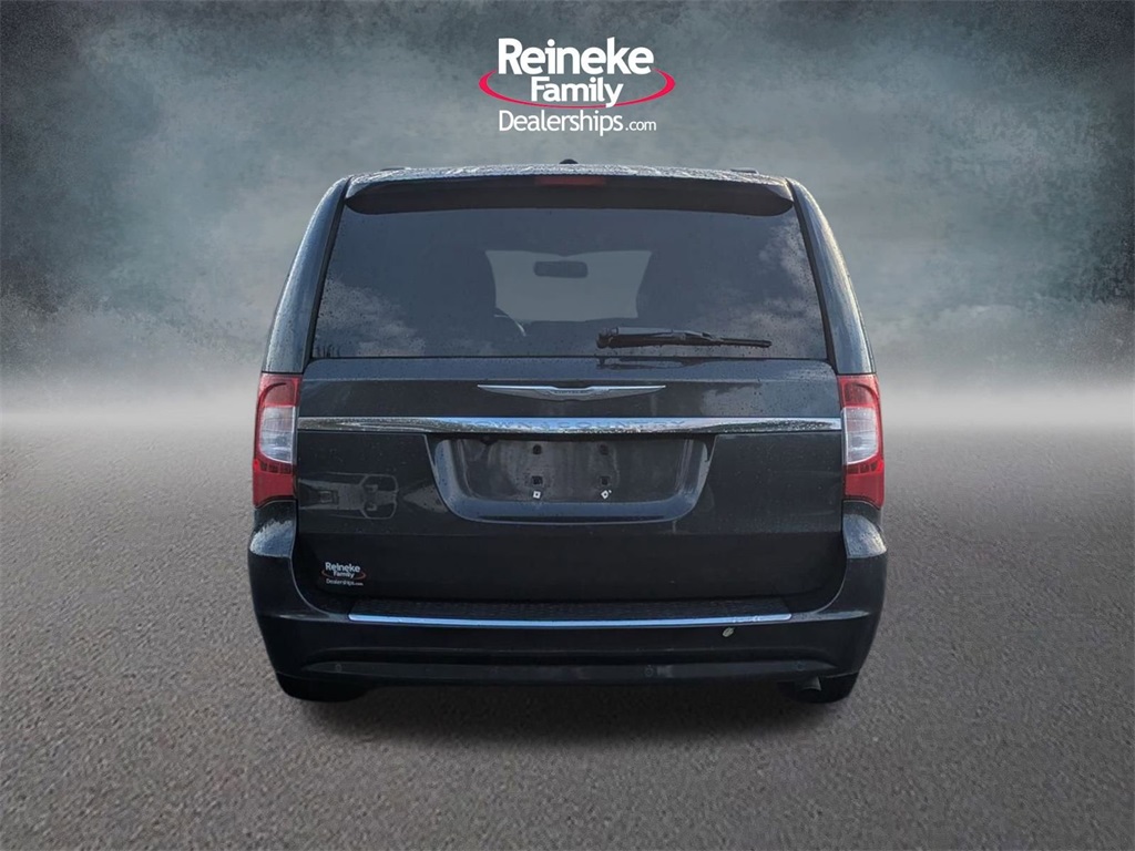 Used 2013 Chrysler Town & Country For Sale in Findlay, OH
