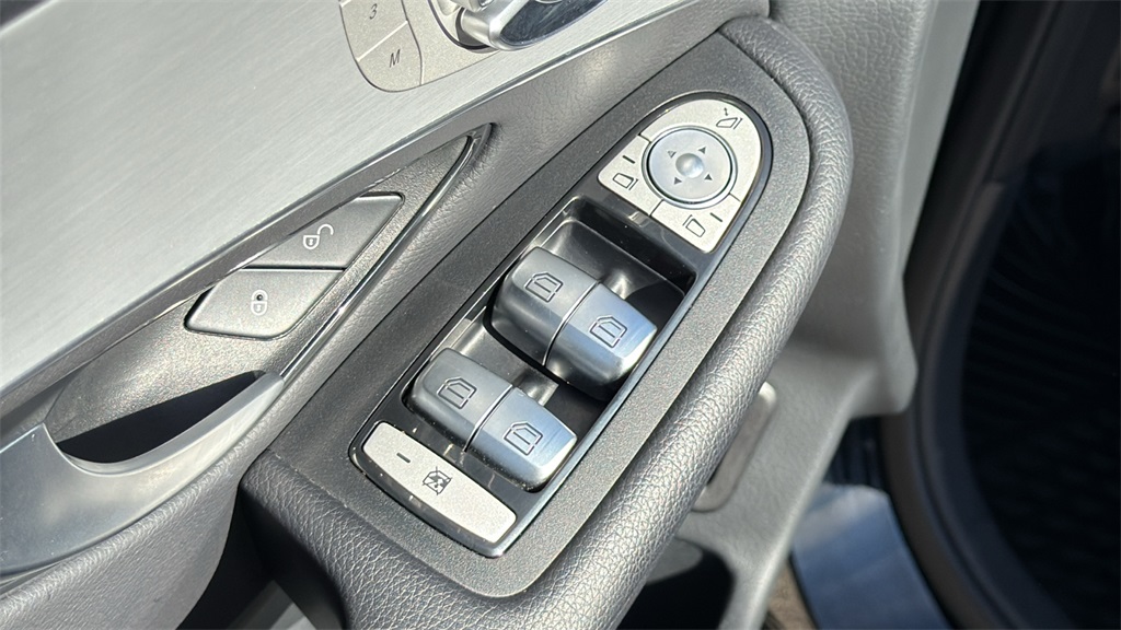 2022 Mercedes-Benz GLC GLC 300 - 9