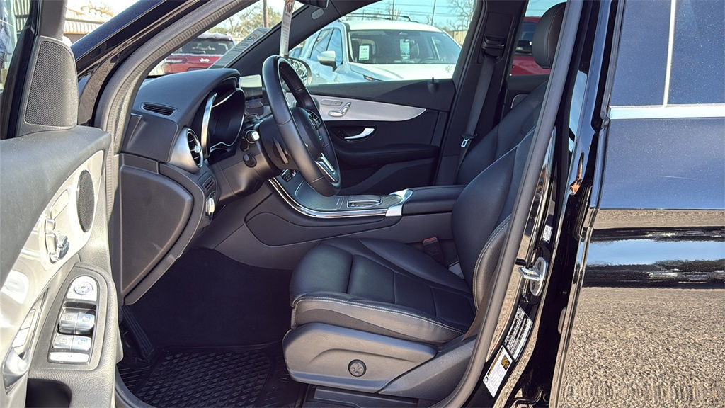 2022 Mercedes-Benz GLC GLC 300 - 6