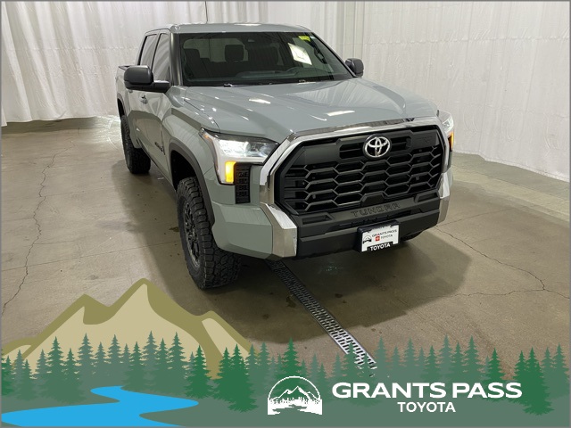 2026 Toyota Tundra SR5 CrewMax Cab 4WD