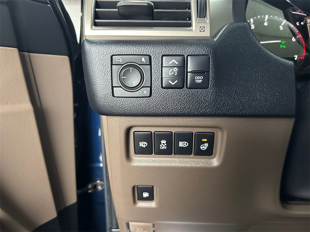 Used Car 2021 Lexus Gx  460 For Sale Under $50,000 In Floresville, Texas