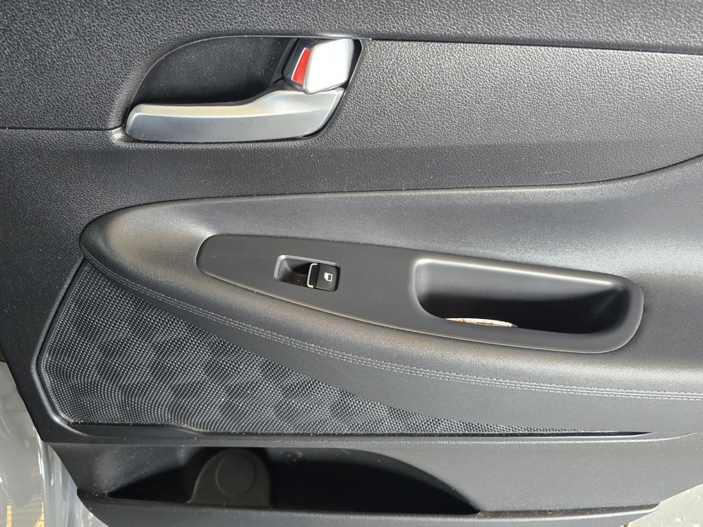 Thumbnail: 2022 Hyundai Santa Fe - 9