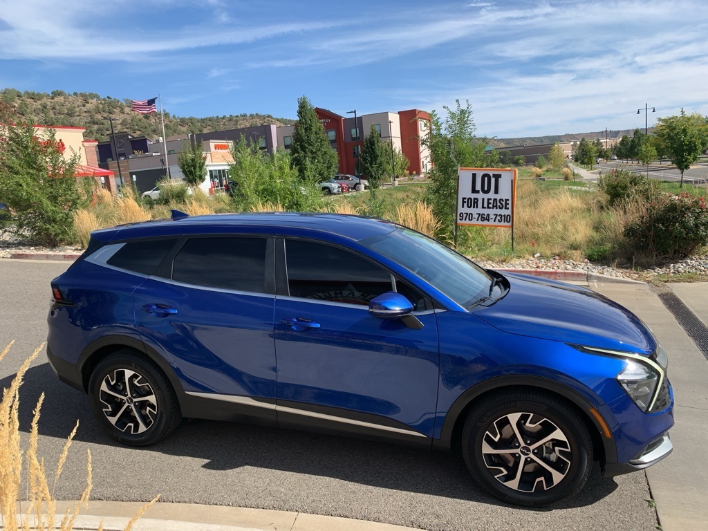 2023 Kia Sportage EX photo 2