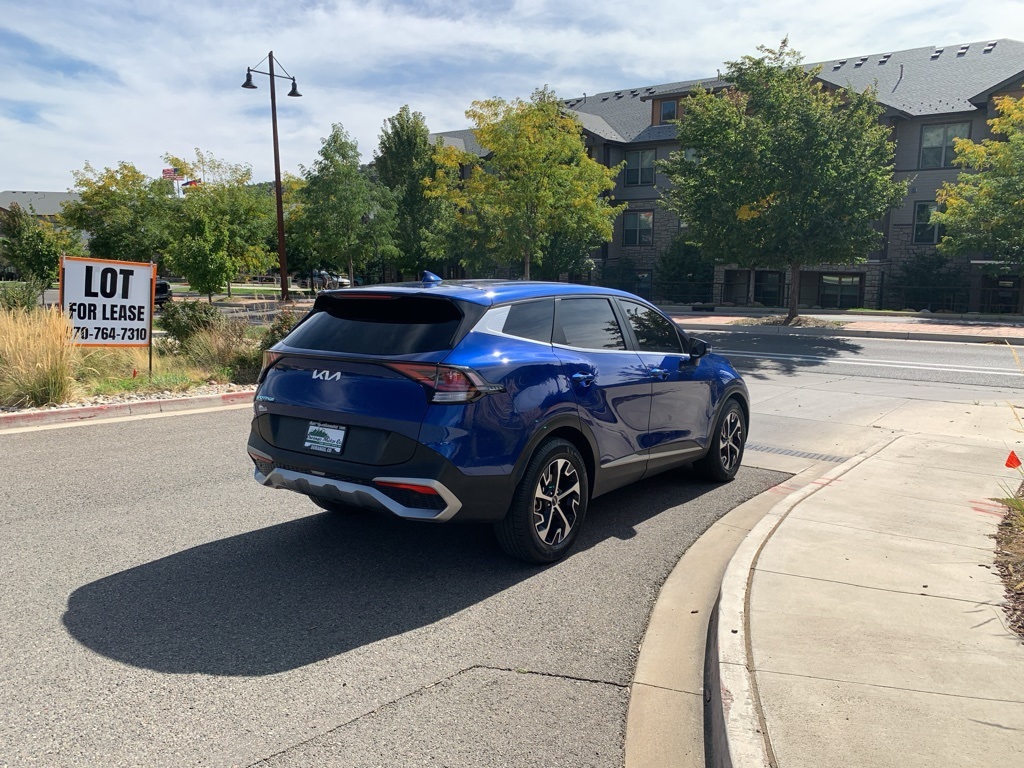 2023 Kia Sportage EX photo 3