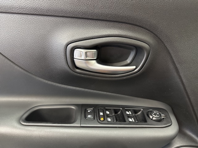 2021 Jeep Renegade Limited photo 19