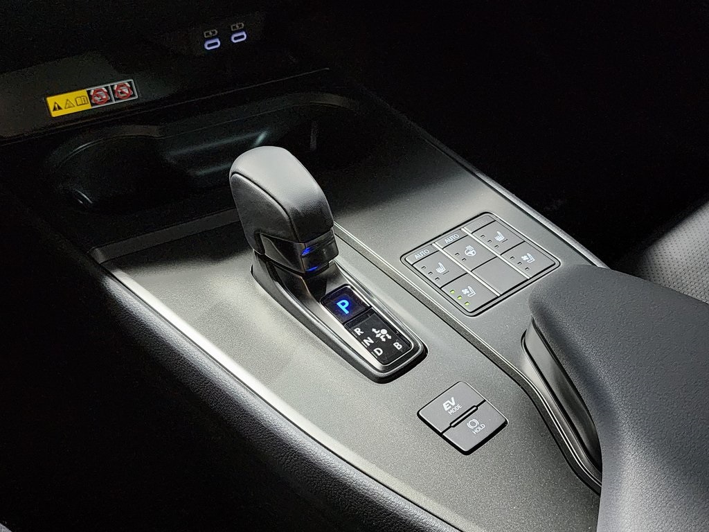 Thumbnail: 2025 Lexus UX - 24