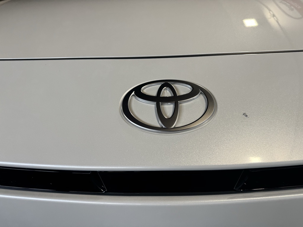 Thumbnail: 2025 Toyota Camry - 13