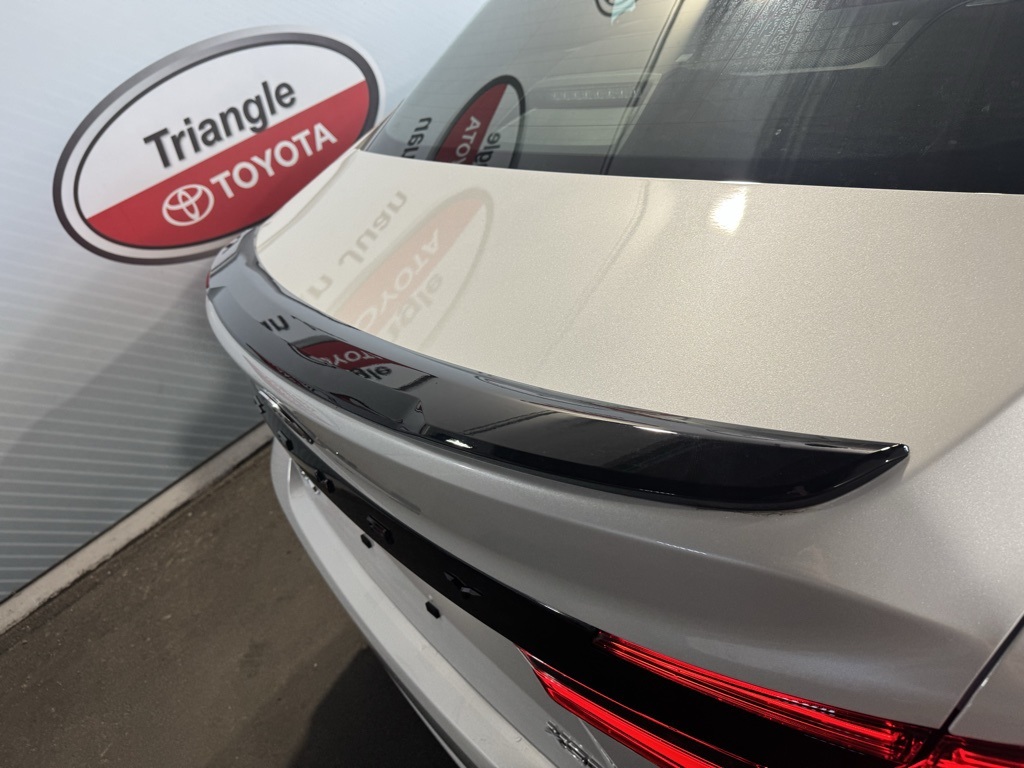 Thumbnail: 2025 Toyota Camry - 15