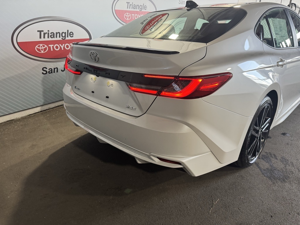 Thumbnail: 2025 Toyota Camry - 18