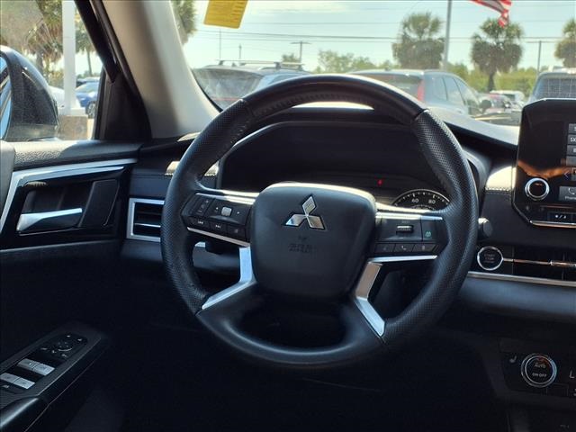 2023 Mitsubishi Outlander SE Black at Emmons Autoplex