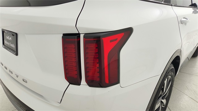 2022 Kia Sorento S White at Westside Lexus