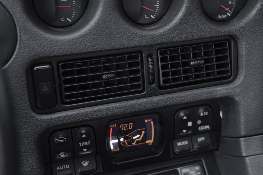 1992 Mitsubishi 3000GT VR-4 - Photo 21