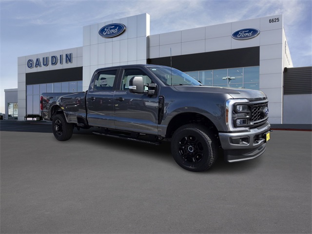 2026 Ford F-350 Super Duty XL's photo