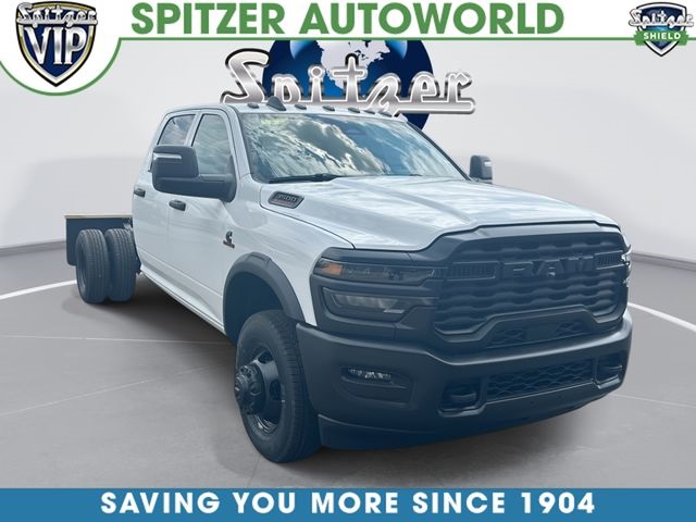 Bright White Clearcoat 2026 RAM 3500 Chassis Pickup Truck Four-Wheel Drive 8-Speed Automatic