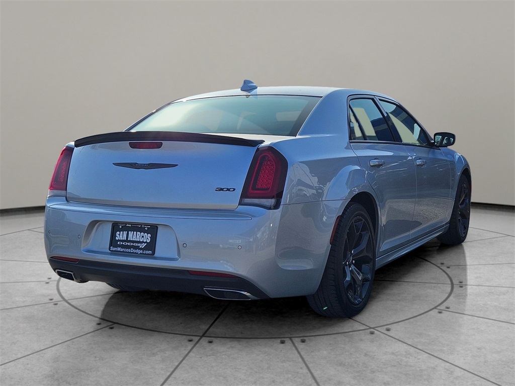 Used Car 2022 Chrysler 300  Touring For Sale Under $30,000 In San Marcos, Texas
