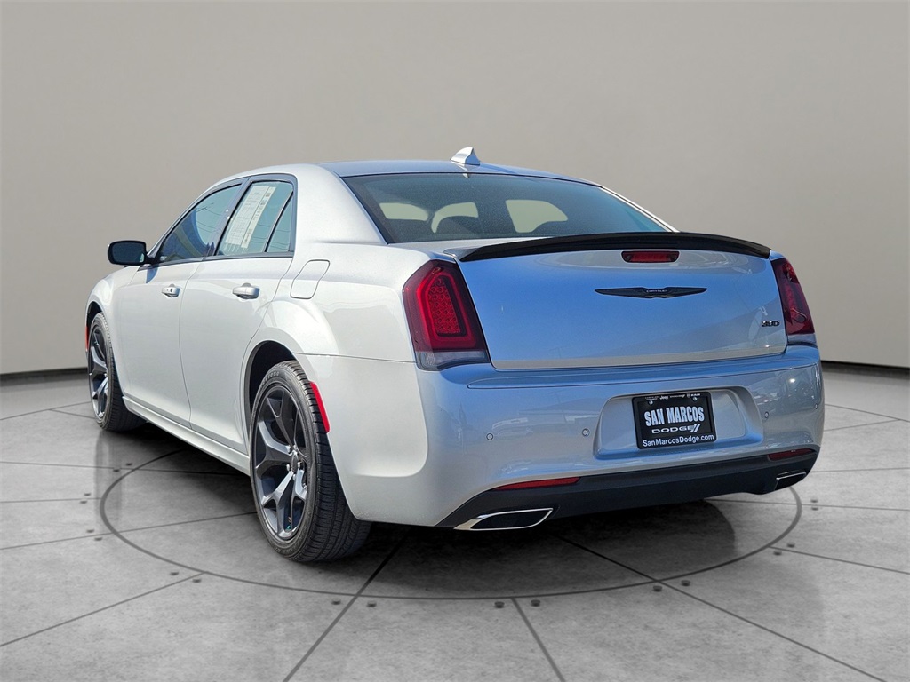Used Car 2022 Chrysler 300  Touring For Sale Under $30,000 In San Marcos, Texas