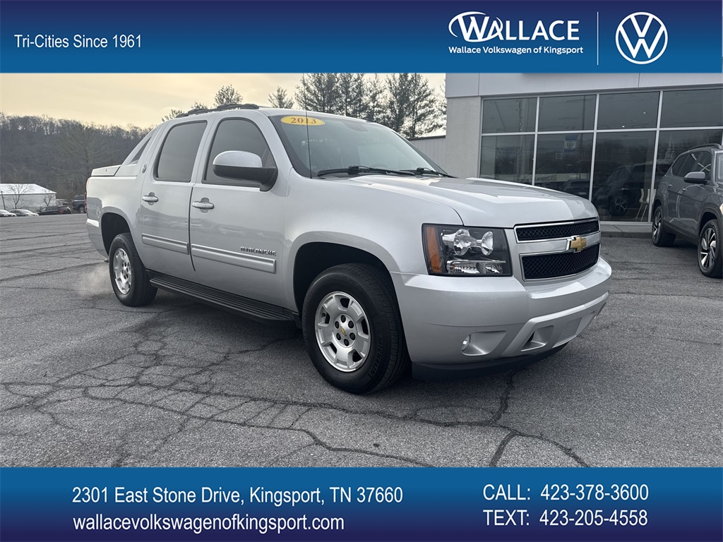 2013 Chevrolet Avalanche LS Black Diamond Edition RWD