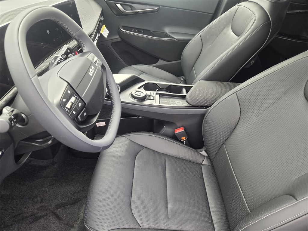 2025 Kia EV6 Wind - 8
