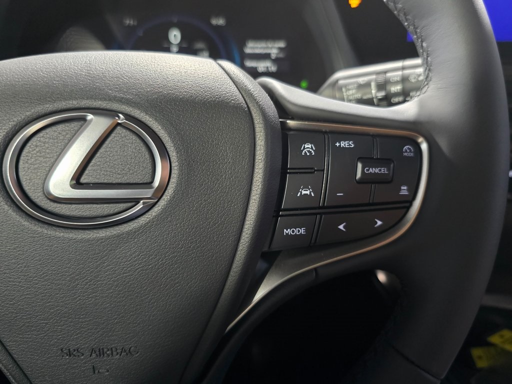 Thumbnail: 2025 Lexus UX - 17