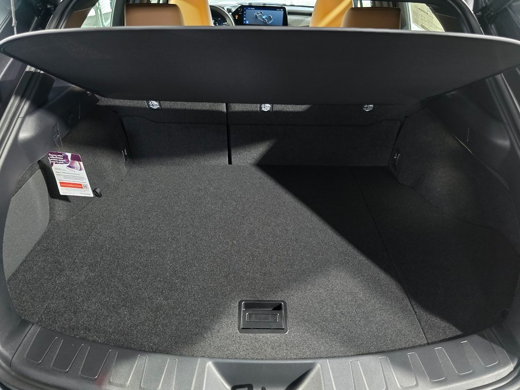 Thumbnail: 2025 Lexus UX - 30